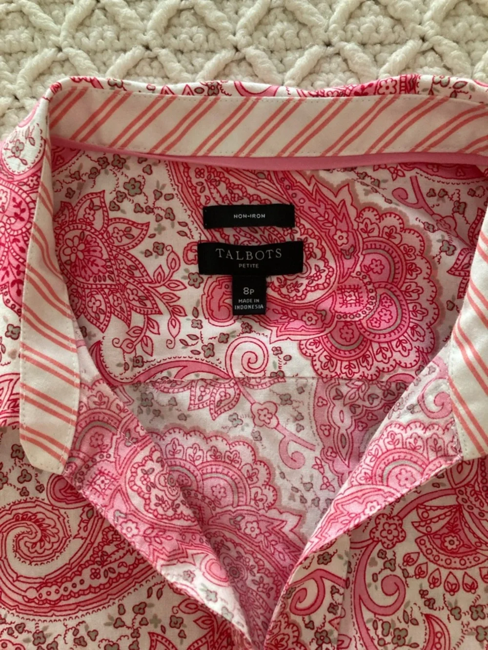 Talbots Pink and White Paisley Sleeveless Non-Iron Button-Down - Picture 5 of 8